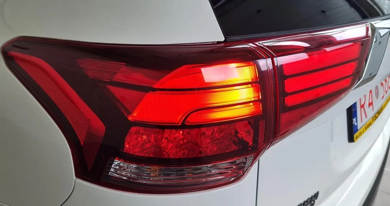 Mitsubishi Outlander cena 75000 przebieg: 133000, rok produkcji 2017 z Pilawa małe 466